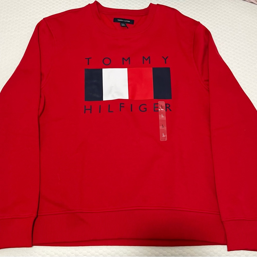 Tommy Hilfiger Men’s Red crewneck sweatshirt